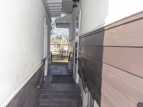 5th image of 508 E 3rd St