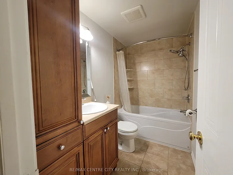 1247 Huron St — Photo 13