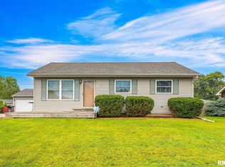 11 New Salem Rd, Bartonville, IL 61607