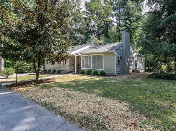 100 Fern Ln, Laurel Park, NC 28739