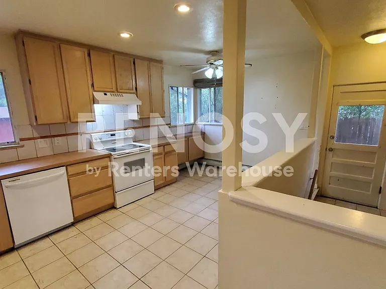 2225 S Cherry St — Photo 6