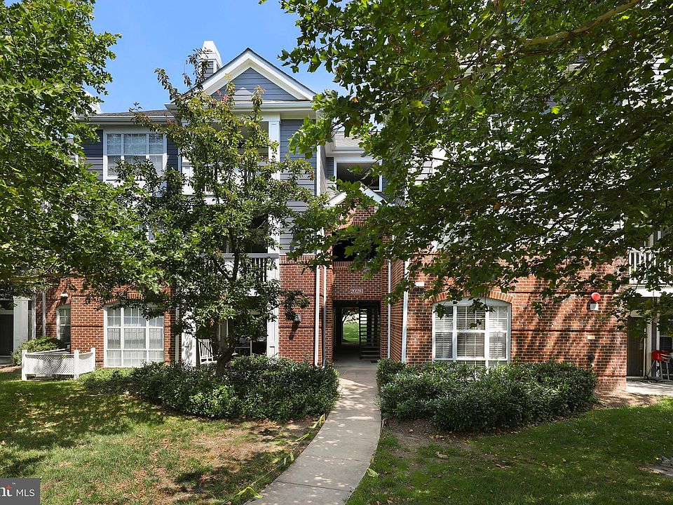 South Glen At University Center Condominiums 20281 Beechwood Ter