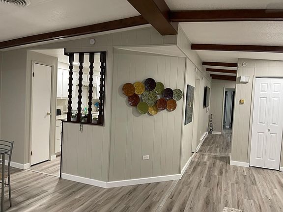 3rd image of 21 Oak Dr