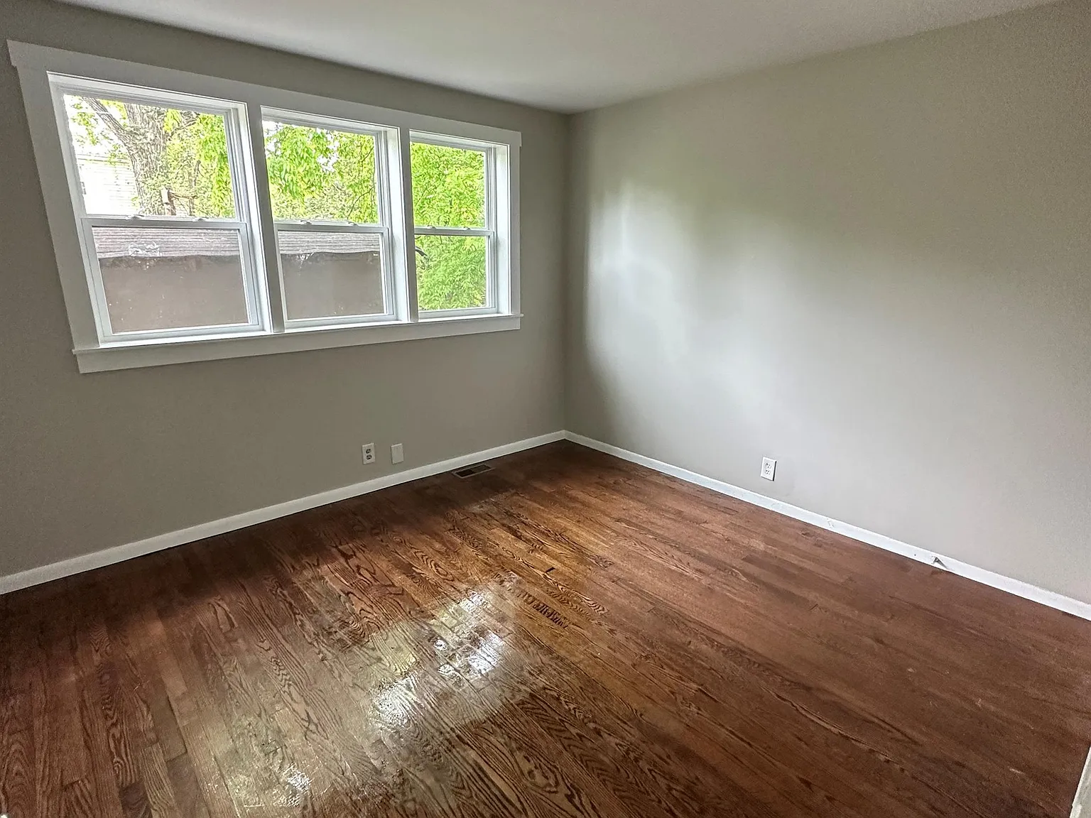 100 Glenmont Drive - A — Photo 3