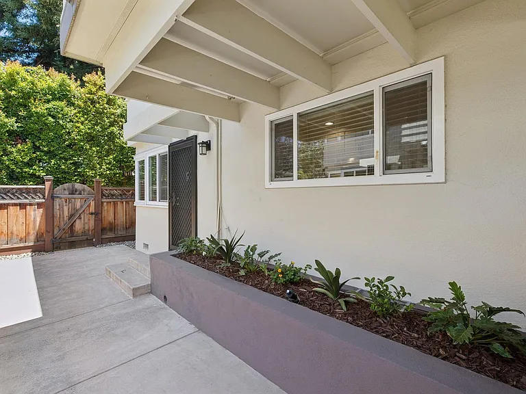 Luxury Apartment Available in gated Community downtown Palo Alto! — Photo 27