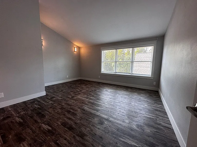 243 & 245 N Thorpe St — Photo 13