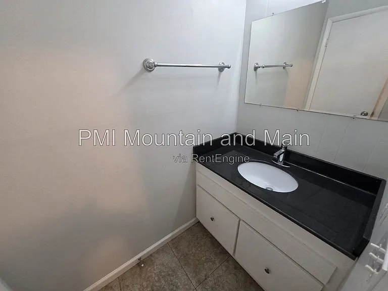 4 Erwin Dr — Photo 22