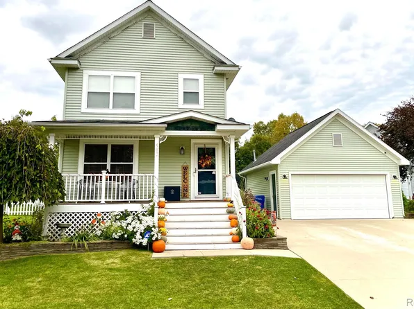 467 Waverly Cmns, Howell, MI 48843