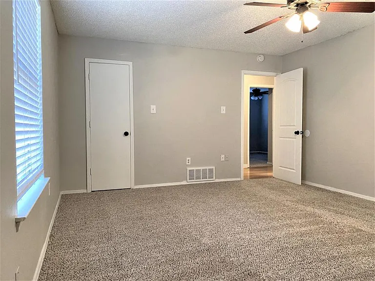 6059 Shadydale Ct — Photo 14