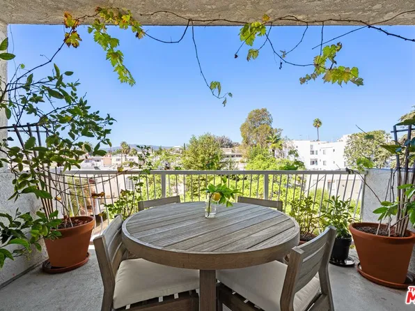 11918 Kiowa Ave APT 302, Los Angeles, CA 90049