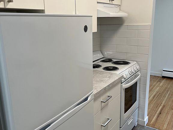 3rd image of 1941 Garibaldi Way #117