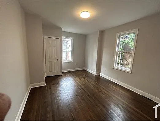 250 N Salford St — Photo 12