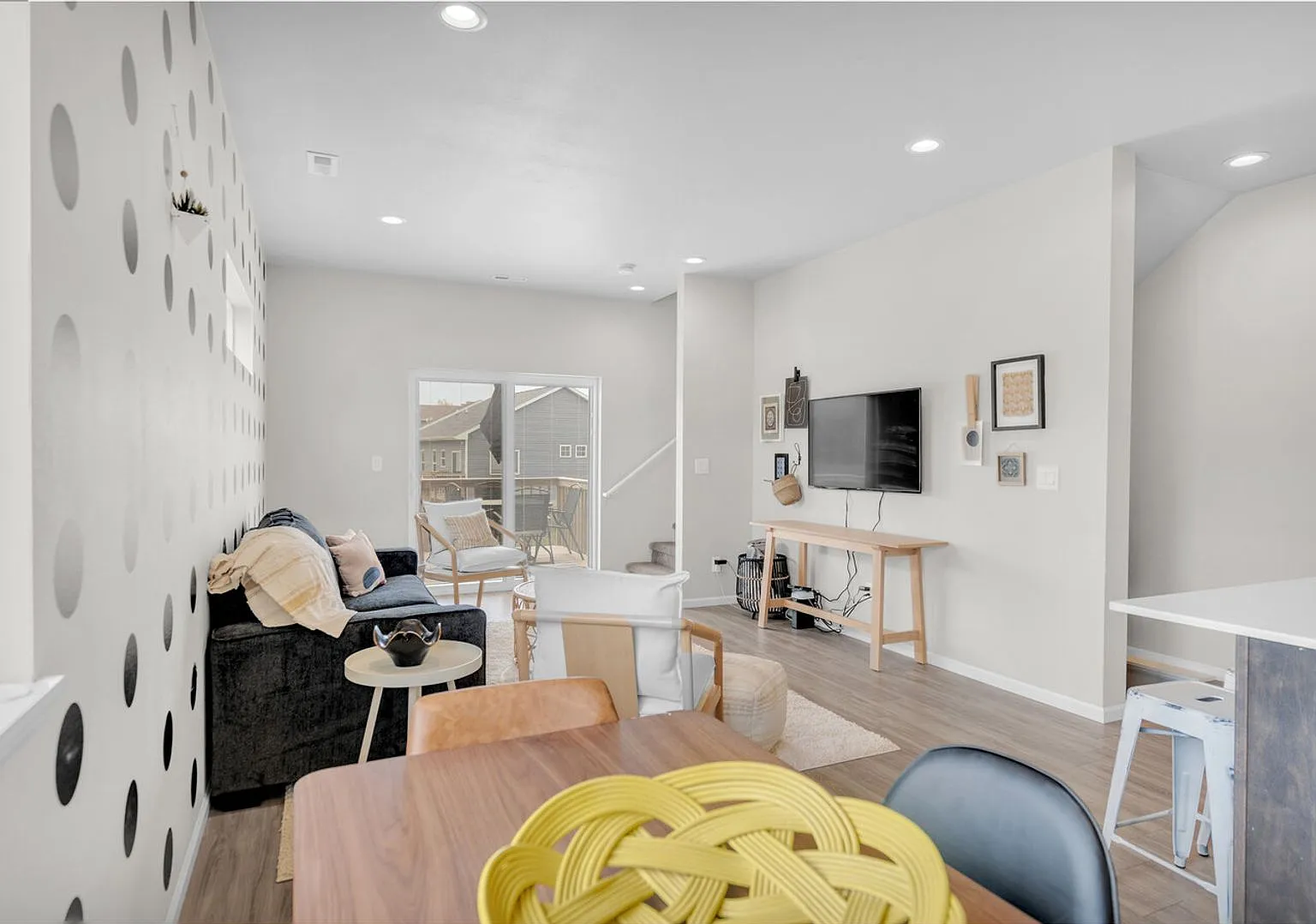 Summerland Twinhomes | Waterloo | Near Lost Island Waterpark — Photo 3