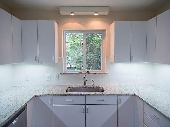 3rd image of 7431 Midbury Dr