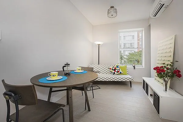 Rented by Perry Associates NYC Inc | media 15