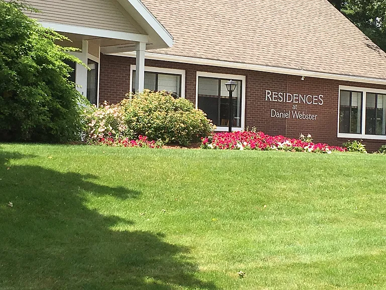 Residences at Daniel Webster — Photo 12