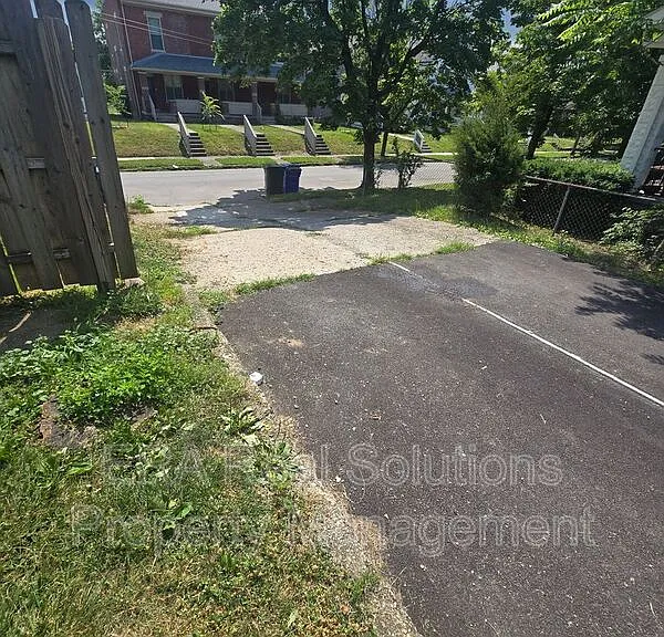 859 Reinhard Ave — Photo 15