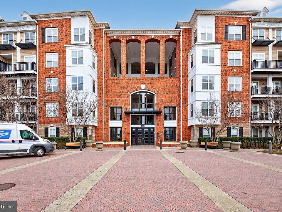 1st image of 501 Hungerford Dr APT 337