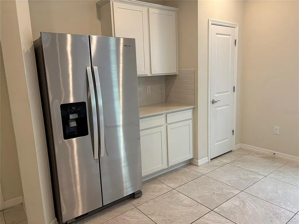 3 bed, 2.5 bath, 1748 sqft, $2,450 — Photo 4