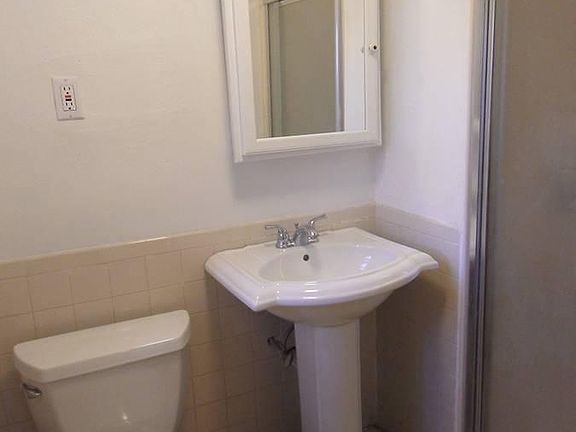 3rd image of 1 Clarendon Pl #2