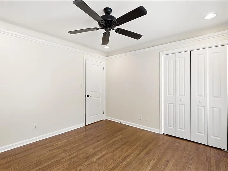 353 Westside Dr — Photo 15