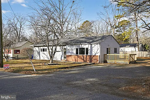 32 Rosewood Rd S Photo 1