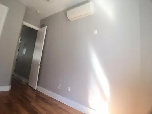 Rented by Evergreen Apartments BK | media 17
