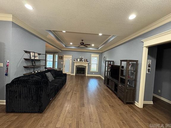 5th image of 10684 Hinds Rd