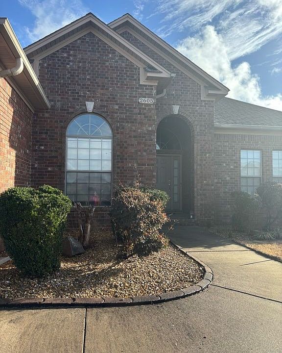 1st image of 2605 Zoysia Ln