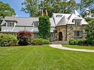 6 Woodley Rd, Darien, CT, 06820