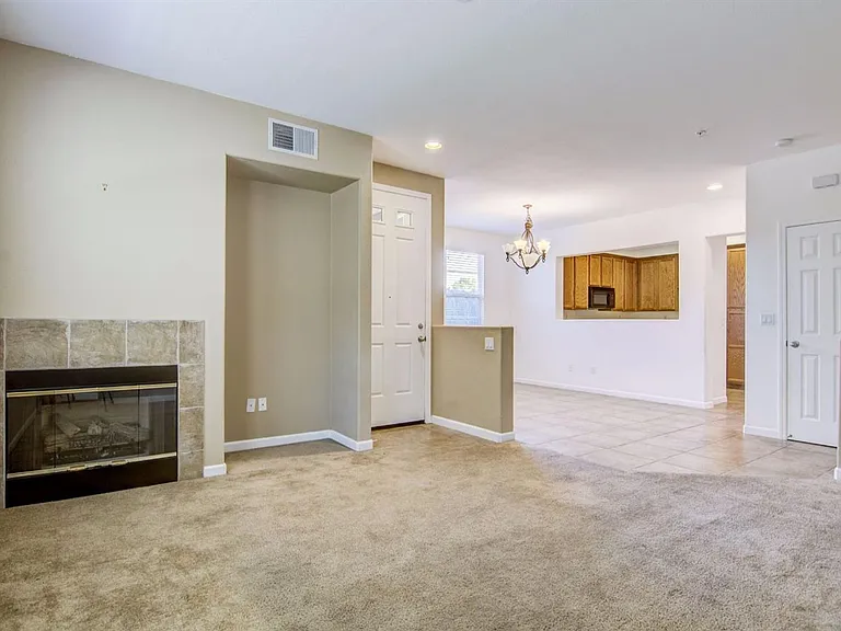 8464 Crystal Walk Cir — Photo 14
