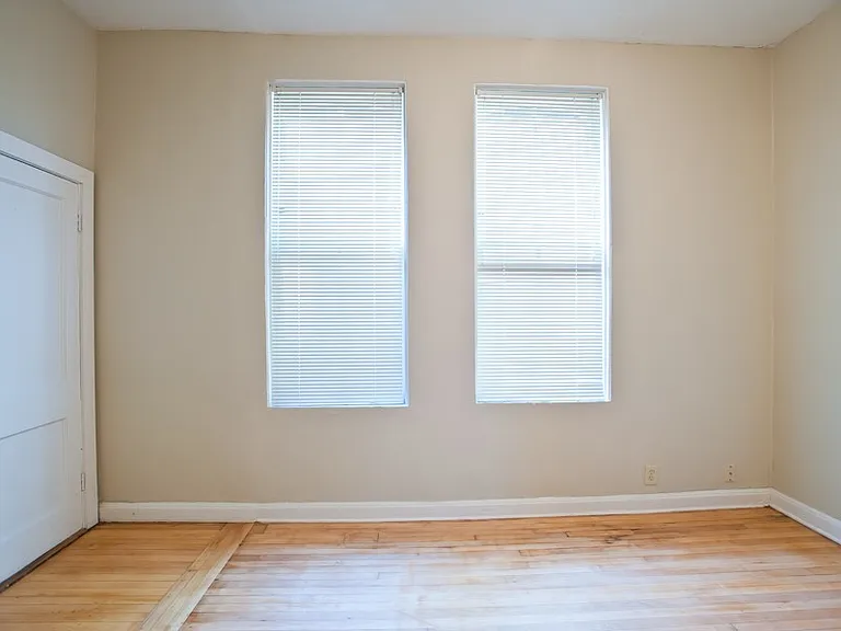 1 Bd/1ba W Heat Near Brady Half Off First Month — Photo 13