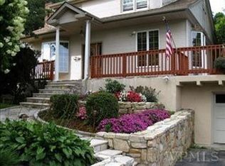 8 Leeside Rd, Carmel, NY 10512