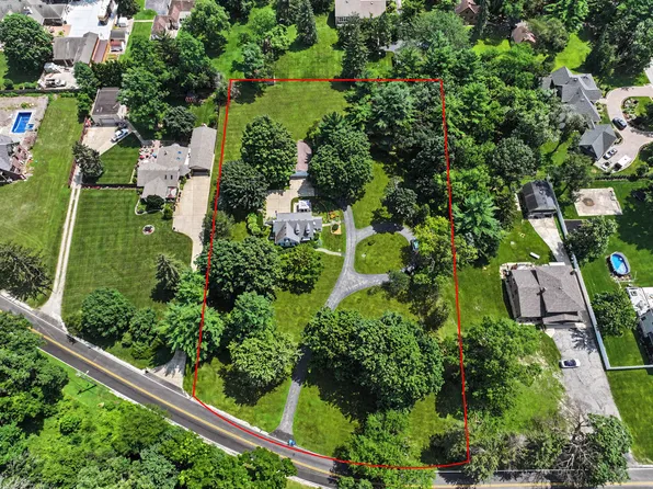 9000 Wolf Rd, Burr Ridge, IL 60527