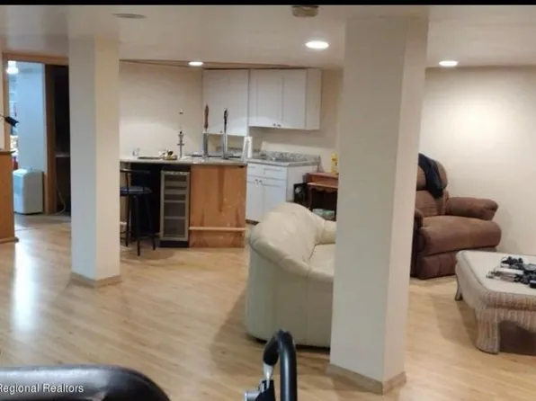 571 Whitecomb Ave, Jackson, NJ 08527