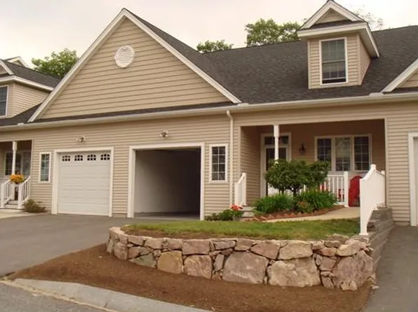 43 Grey Wolf Dr, Franklin, MA 02038