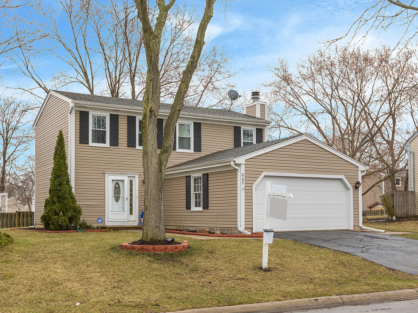 667 Sand Creek Dr photo 1