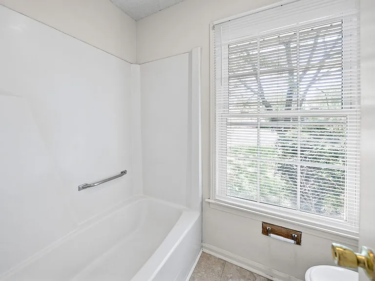 397 Elaine Dr — Photo 16