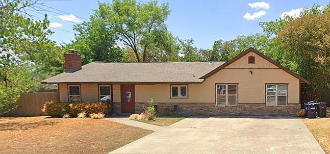 1st image of 1012 S Dexter Dr