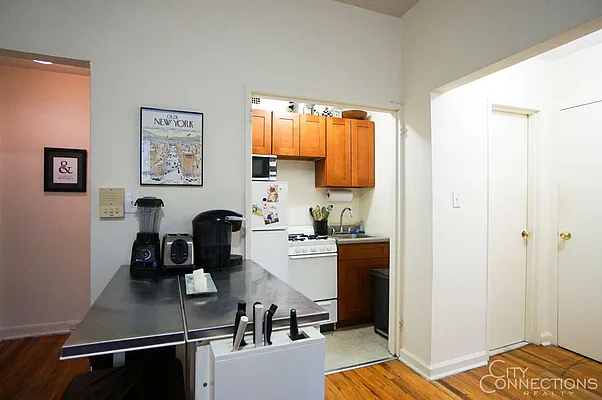 Rented by City Connections Realty | media 22