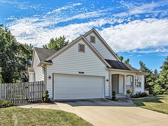 3rd image of 6976 Orchard Meadow Ct