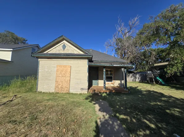 711 Fresno St, Plainview, TX 79072