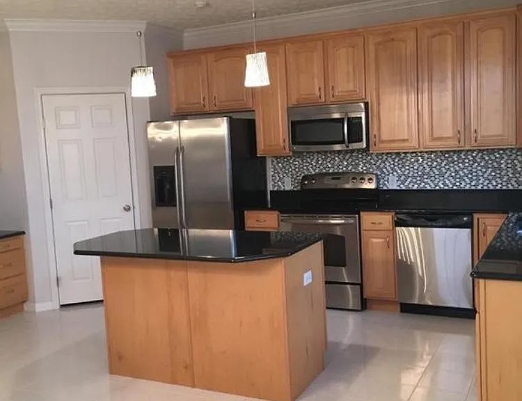 306 Fairgate Dr — Photo 5