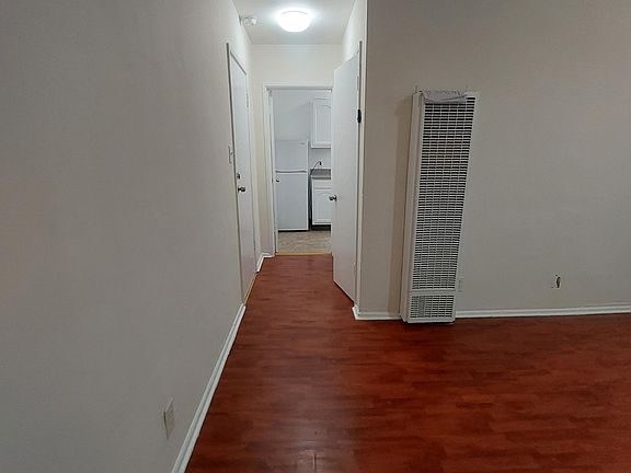 3rd image of 1067 N Saint Andrews Pl APT 6