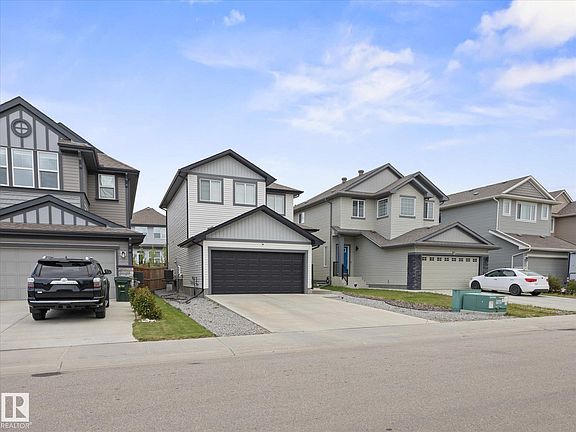 3rd image of 17 Savoy Cres
