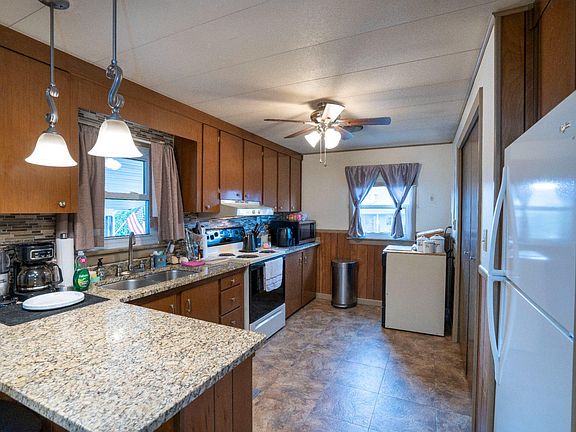 5th image of 744 Bressler St