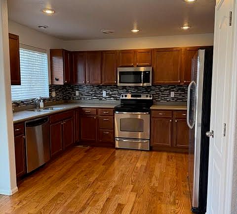 3rd image of 267 N Millbrook St