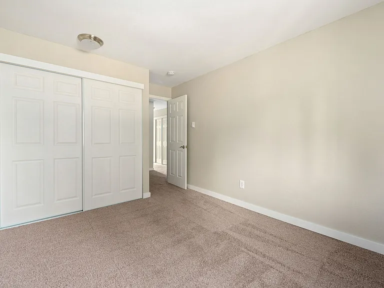 Brittany House Apartments — Photo 56