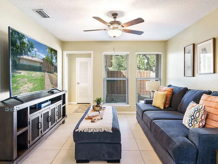 3817 Crater Lake Ct — Photo 11