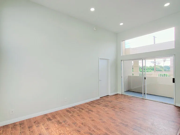 1559 Armacost Ave #302 — Photo 4